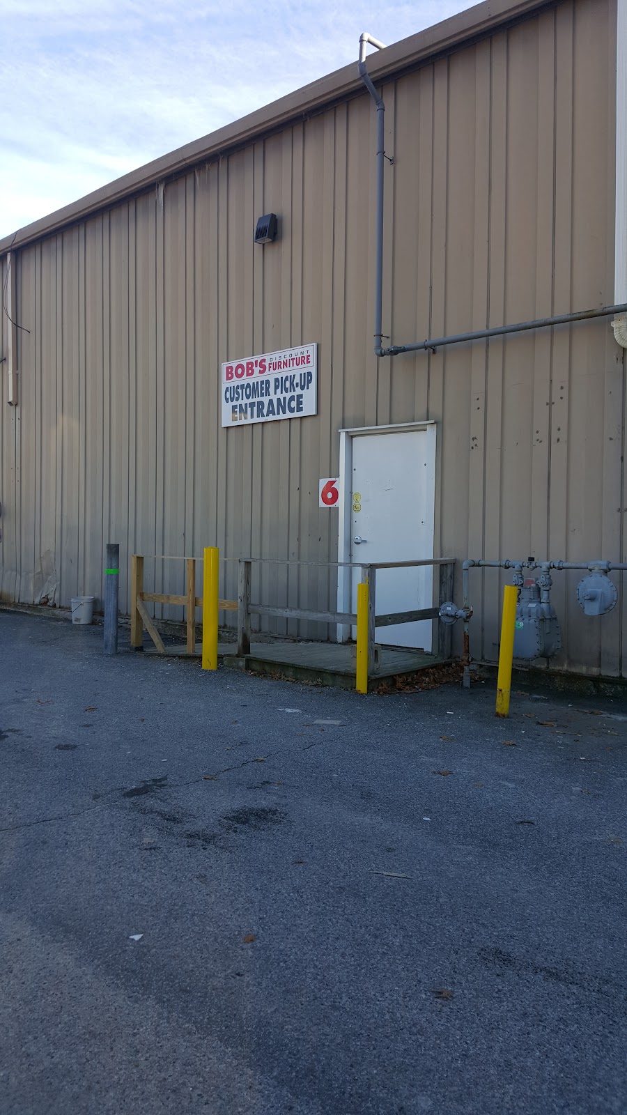 Bob's Discount Furniture and Mattress Store storefront