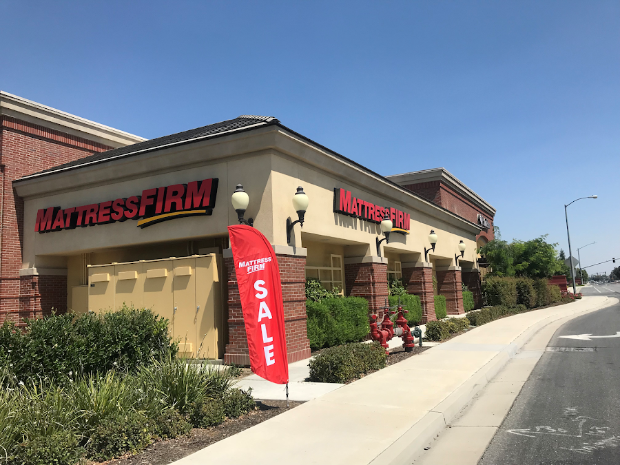 Mattress Firm Bakersfield Gosford storefront