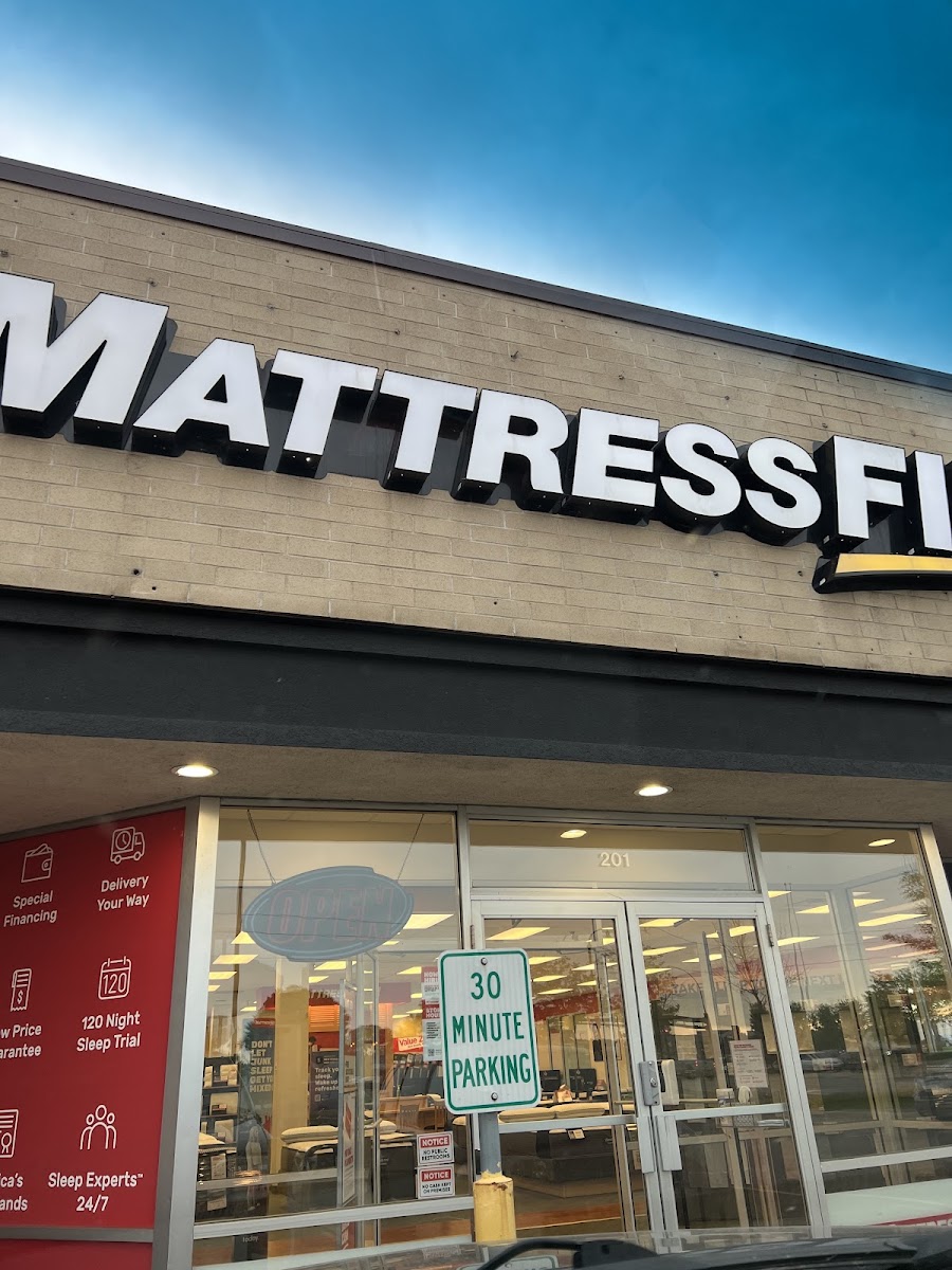 Mattress Firm Clearance Center Cedar Avenue storefront