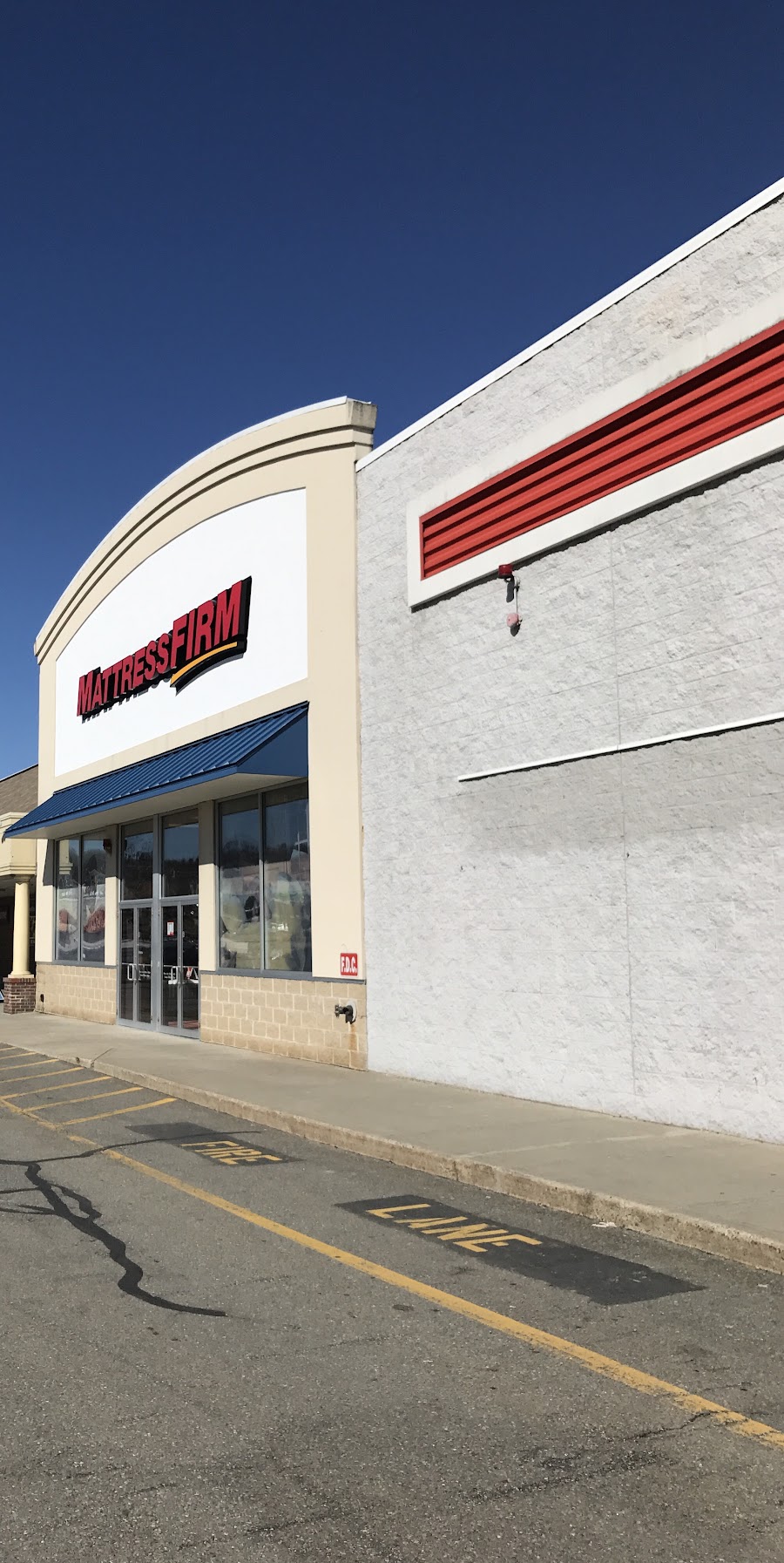 Mattress Firm storefront
