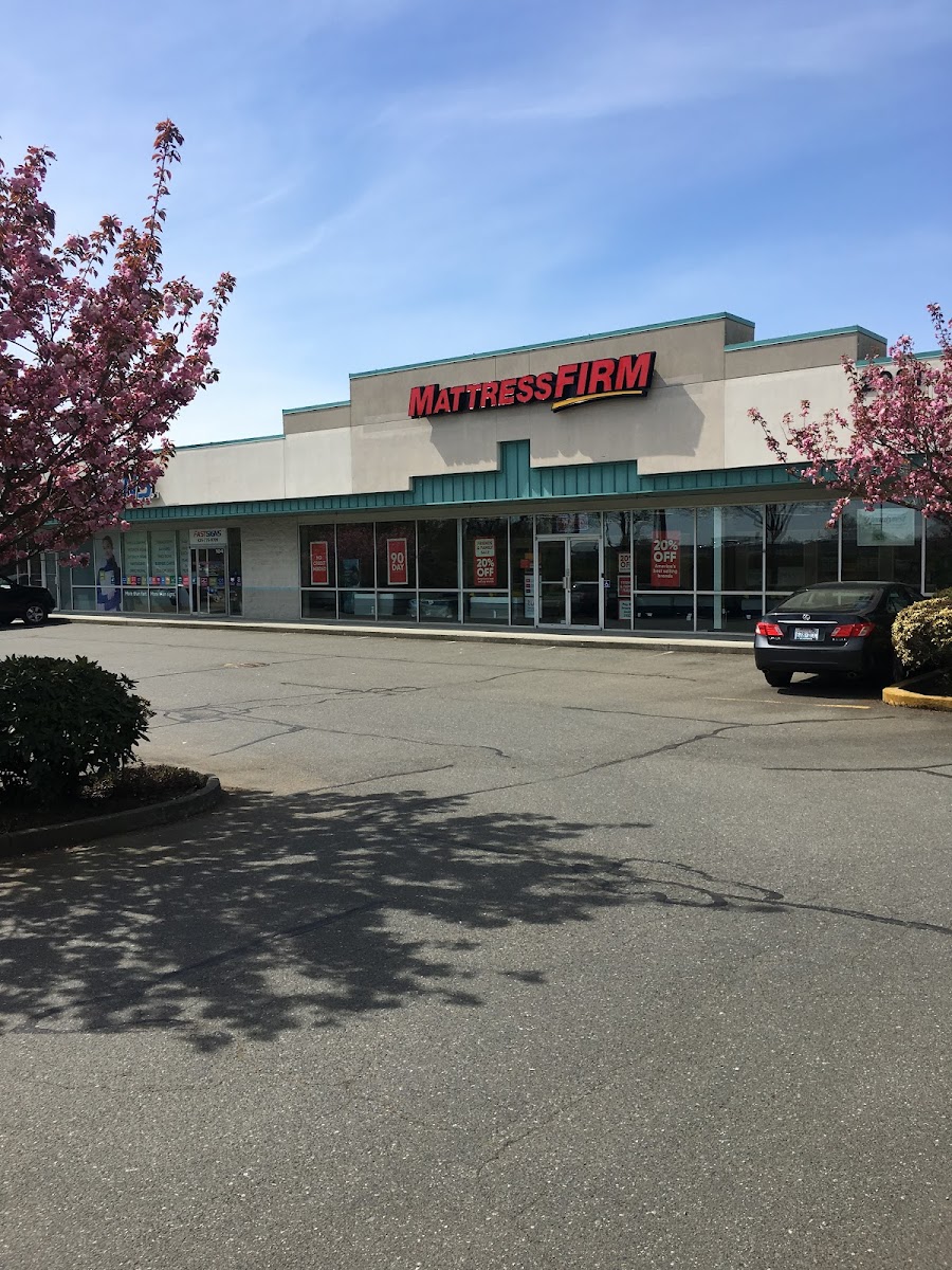 Mattress Firm Lynnwood storefront