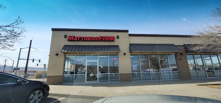 Mattress Firm storefront