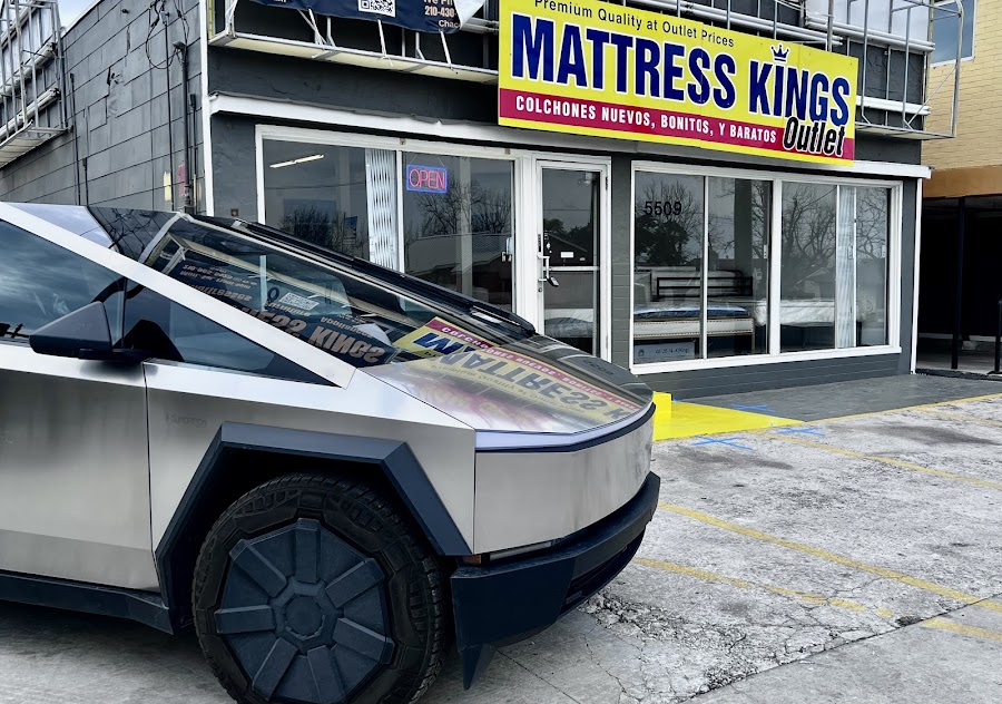 Mattress Kings Outlet storefront