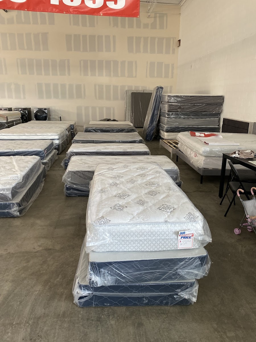 Mattress liquidation CO storefront