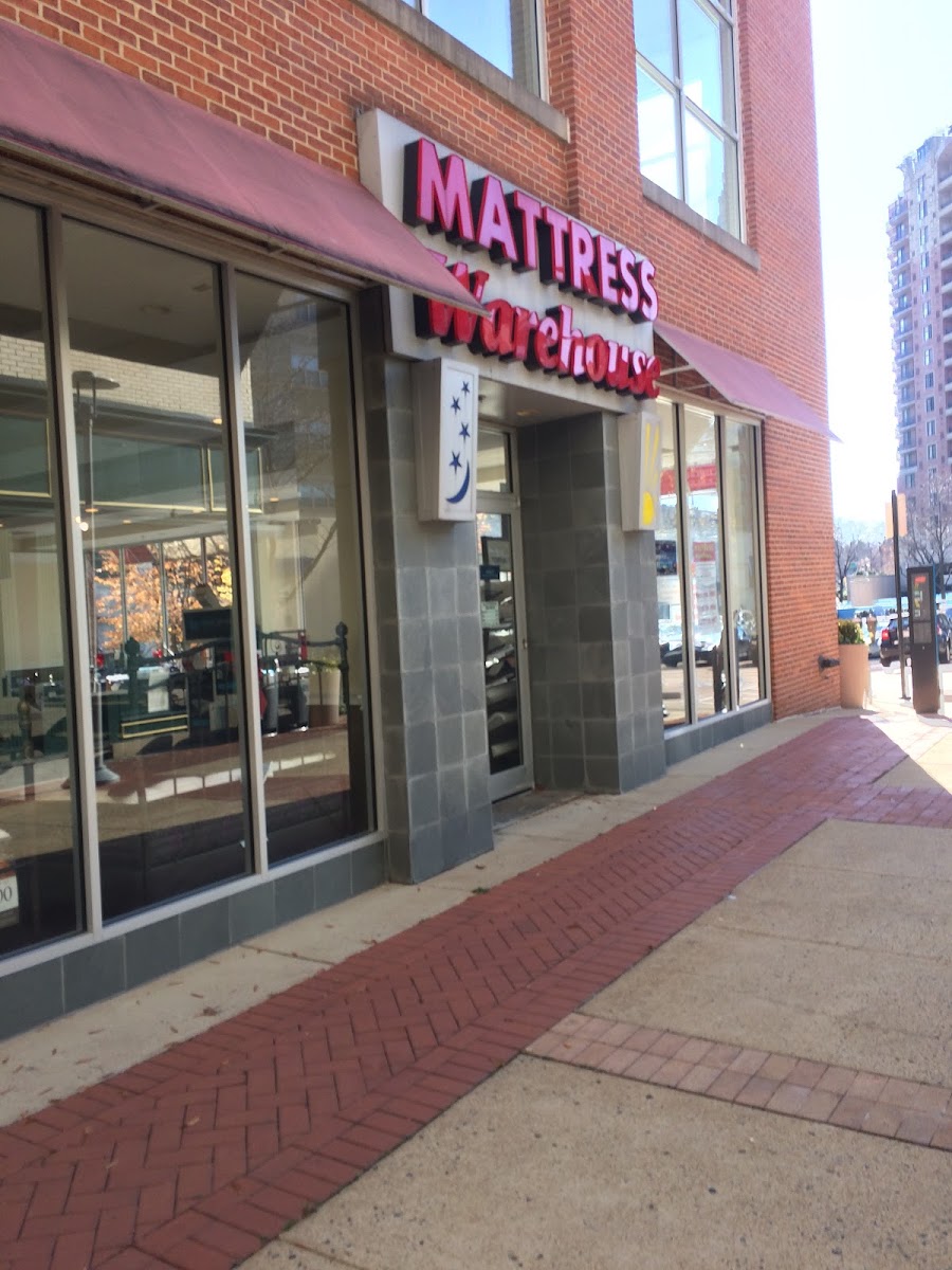 Mattress Warehouse storefront