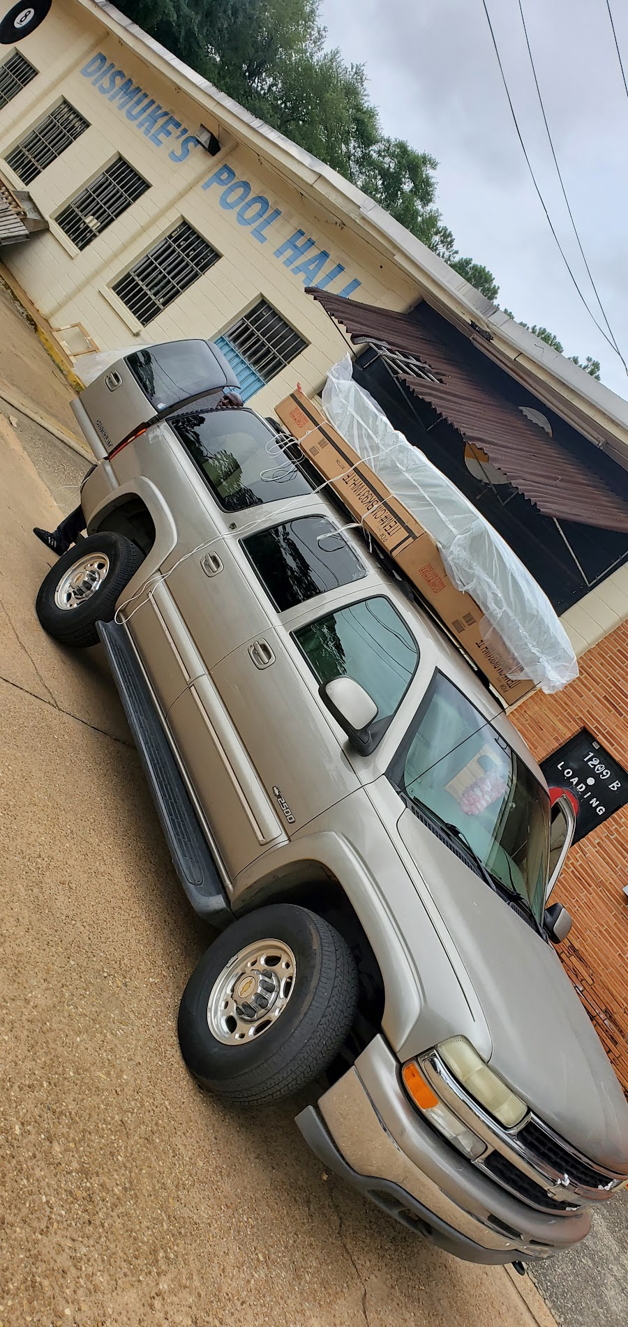 Mattress World storefront